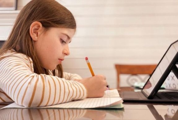 Vincze Loránt: uniós szabályozással javítható a román oktatási rendszer