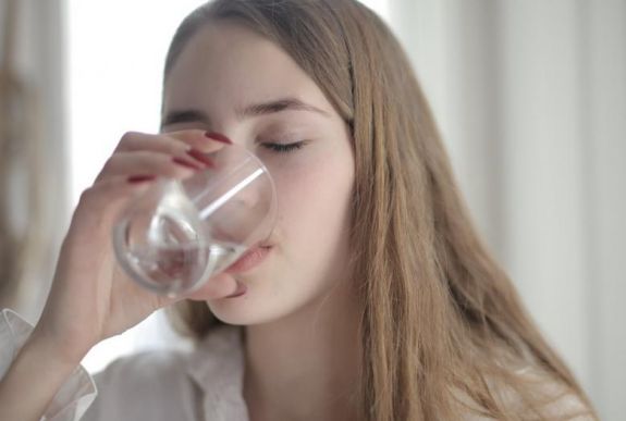 Folyton szomjas? Ez a 3 betegség is rejtőzhet ennek hátterében