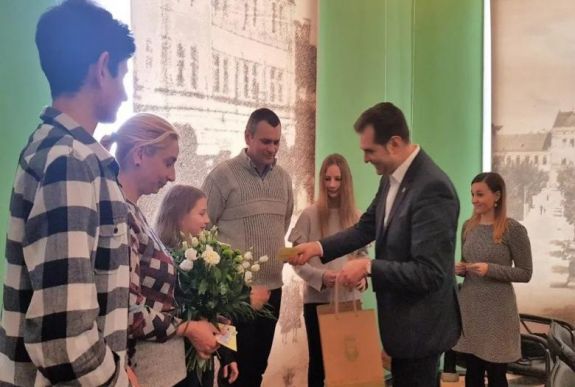 Laptopvásárlási támogatást kapnak a sepsiszentgyörgyi nagycsaládok