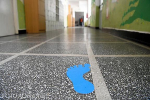 Ismét benyújtotta az USR a parlamentbe az iskolák politikamentesítését célzó tervezetet