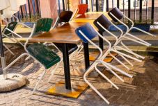 A bukaresti éttermek bezárását javasolja a DSP