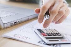 Először haladta meg a 100 milliárd lejt a hazai cégek összesített nettó nyeresége