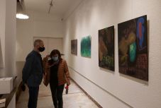 Nemzetközi képzőművészeti alkotótábor terméséből nyílt kiállítás Csíkszeredában