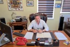 Elveszik a lányát megalázó erdélyi polgármester mandátumát – de más okokból