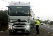 Ellenőrzik az áru- és személyszállítókat Bihar megyében