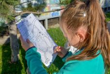 Tájfutás által ismerkedtek a kézdivásárhelyi W. Wegener Park fáival a gyermekek