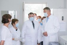 Egészségügyi miniszter: jövő héttől már otthonukban gyógyulhatnak a tünetmentes fertőzöttek