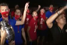 A lehető legkisebb szankciót szabta ki a FRF a magyarellenes rigmusok miatt 