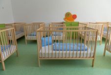 Ha az iskolák egy településen bezárnak, a bölcsődék működhetnek tovább a miniszterelnök szerint