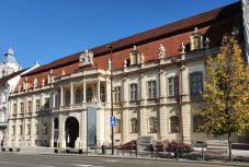 Lekerültek az állványok a kolozsvári Bánffy-palota homlokzatáról