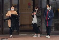 Drága illatszerekre specializálódott román tolvajbandát számoltak fel Angliában 