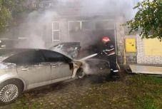 Porig égett egy személyautó Nagyszalontán