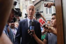 Öt év börtönbüntetésre ítélték Bogdan Olteanu volt képviselőházi elnököt