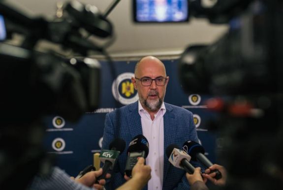 A munkaügyi miniszter távozását kéri Kelemen Hunor