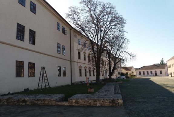 Kiseprűzné az önkormányzat a kézműveseket a nagyváradi várból