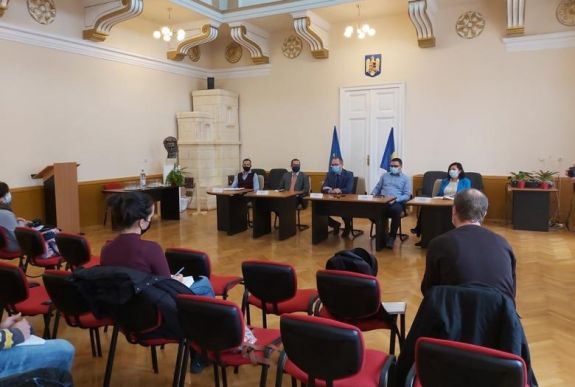 Leosztották a feladatokat a csíkszeredai városházán: ezentúl városmenedzser is segíti a munkát