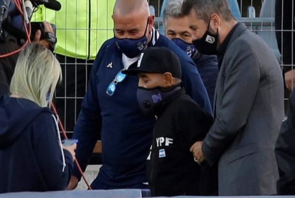 Kórházba vitték Maradonát