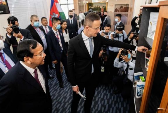 Pozitív lett Szijjártó Péter koronavírus-tesztje Ázsiában