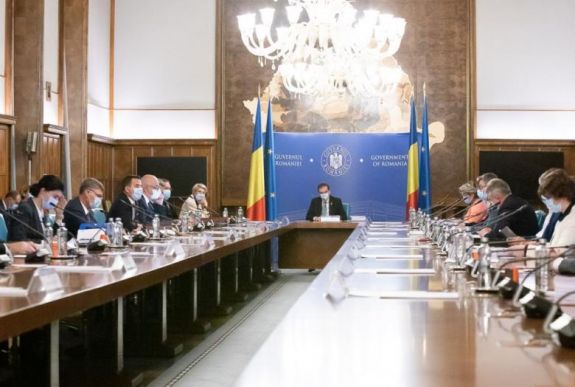 Adevărul: adós maradt ígéretei teljesítésével az egy éve beiktatott Orban-kormány