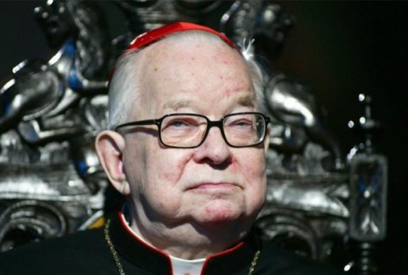 „Földrengéssel egyenlő” lépést hozott a Vatikán a pedofíliával vádolt bíboros ügyében