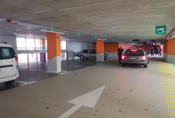 Újabb emeletes parkolóházat adtak át Nagyvárad belvárosában