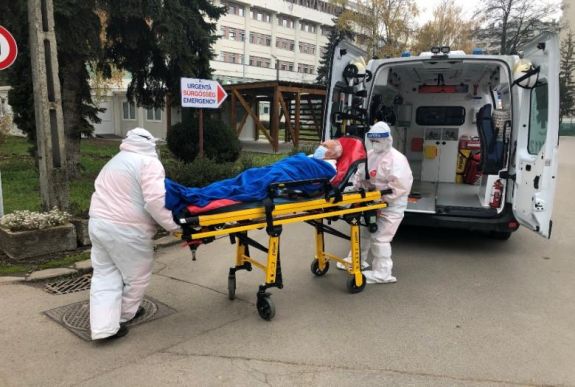 Alig csökken az új koronavírus-fertőzöttek száma Bihar megyében