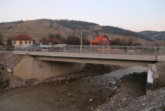 Négy új hidat adtak át a forgalomnak a Gyimesekben