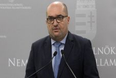 Brenzovics László::  „Tudatos magyarellenes propaganda folyik Ukrajnában”