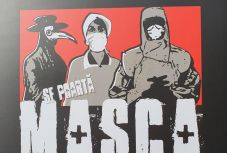 A maszkviselés „történelmi” trend – Kolozsvár járványairól olvashatunk a központban sétálva