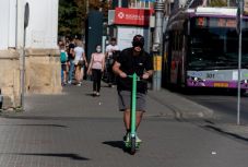 Szabályozzák az elektromosroller-kölcsönzést Kolozsváron