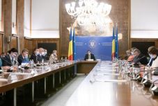 Adevărul: adós maradt ígéretei teljesítésével az egy éve beiktatott Orban-kormány