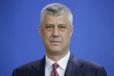 Lemond a koszovói elnök, mert megerősítették az ellene felhozott vádakat