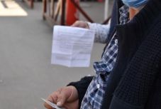 Hivatalos: bevezetik a lakhelyelhagyási nyilatkozatot, bezárnak a bölcsődék és a fedett piacok is