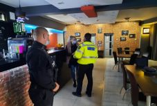 Megszökött a kórházból, hogy itallal kúrálja magát koronavírus ellen