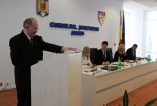 Arad megyei önkormányzat: letette az esküt a másik RMDSZ-es tanácsos is