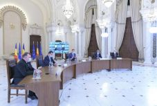 Koronavírus elleni korlátozások: határozott és higgadt intézkedéseket vár el az államfő