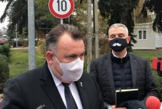 A miniszter Sepsiszentgyörgyön: tehermentesítik a megyei kórházakat, a városiak is fogadnak fertőzötteket