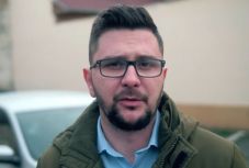 „Célunk, hogy a magyar fiatalok Erdélyben boldogulhassanak” – Oltean Csongor a Mandinernek