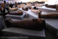 Száz érintetlen szarkofágot találtak a szakkarai nekropoliszban