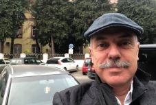 Kihallgatták a bákói rendőrségen Tamás Sándort egy úzvölgyi istentisztelet miatt