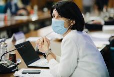 Koronavírus-fertőzött a munkaügyi miniszter