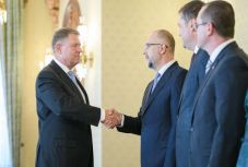 Az Adevărul szerint az RMDSZ miniszteri posztokat fog kérni az új kormányban  – Hegedüs Csilla szerint ez spekuláció