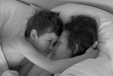 Alkoholista anyáról szóló első regény kapta a Booker-díjat