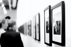 Jelentős kiállítási díjjal sújtaná a romániai múzeumokat, galériákat egy tervezet