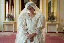 A monarchia súlyos bája – Peter Morgan: The Crown / A korona