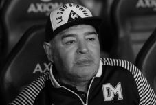 FRISSÍTVE - Százezren búcsúznak Buenos Airesben Diego Armando Maradonától