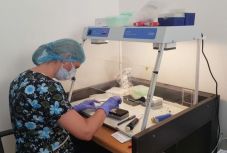 Iohannis: a napi ötvenezer koronavírus-teszt a rendszer felső korlátait jelenti