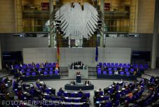 A Bundestag határozatban kéri az EB-től a Minority SafePack elfogadását
