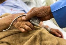 Meghalt az a Bihar megyei asszony, akit korábban tévedésből már halottnak nyilvánítottak