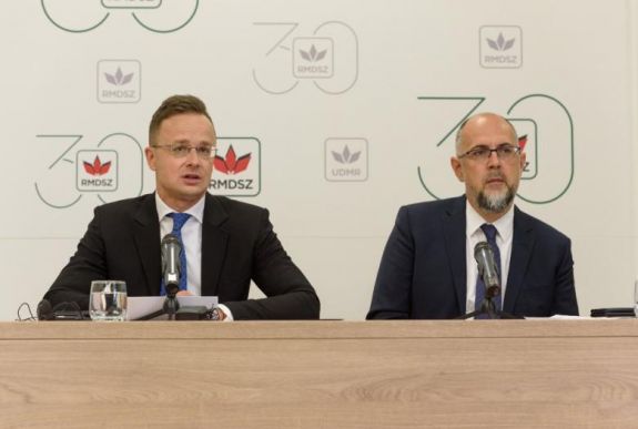 Élőben követhető az ETV-n Szijjártó Péter és Kelemen Hunor közös sajtótájékoztatója